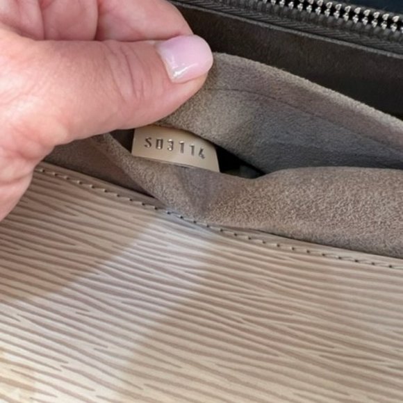 LOUIS VUITTON Epi Marly MM Dune - Picture 4 of 7